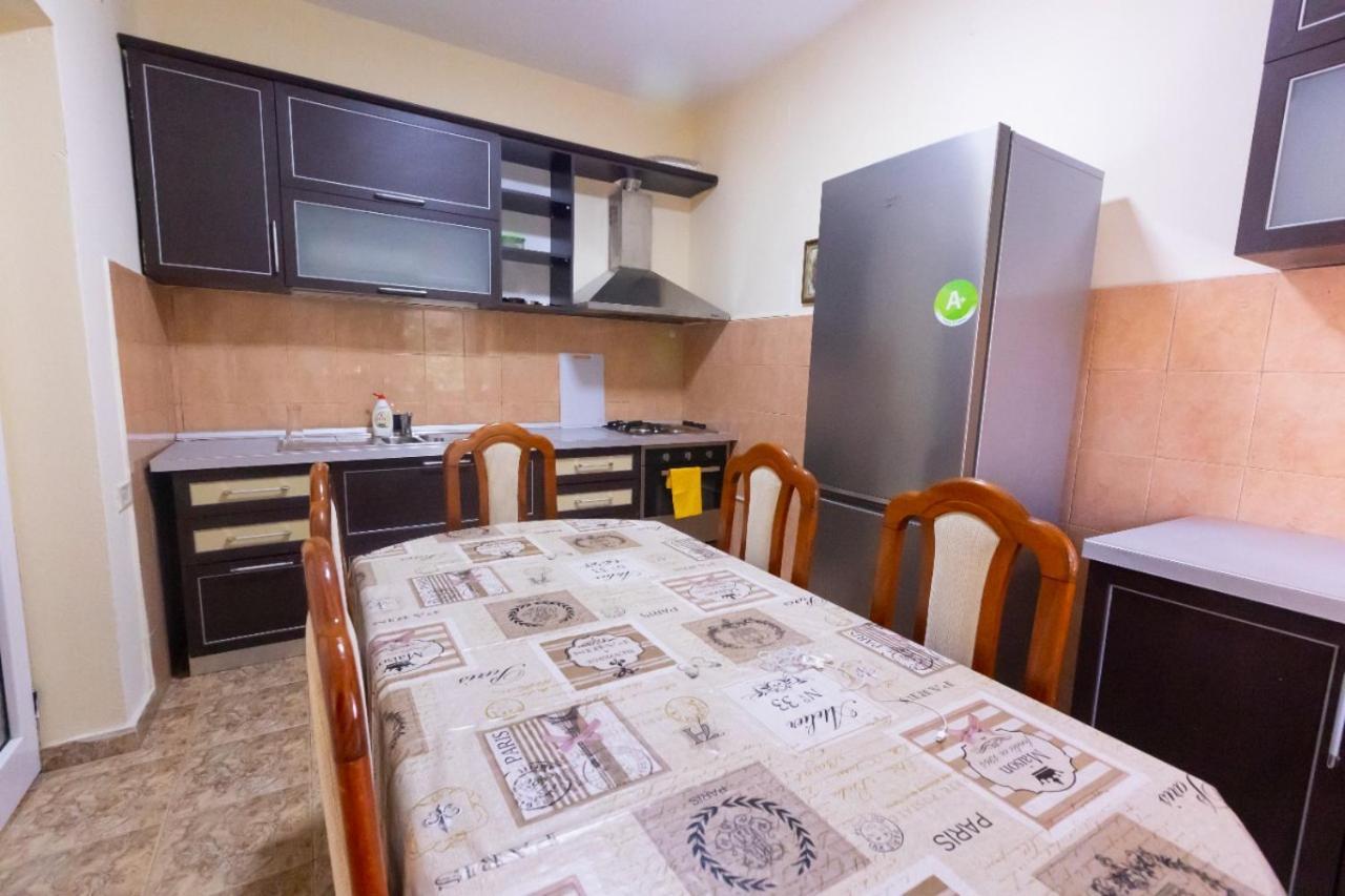 Relax Hostel Tirana Exterior photo