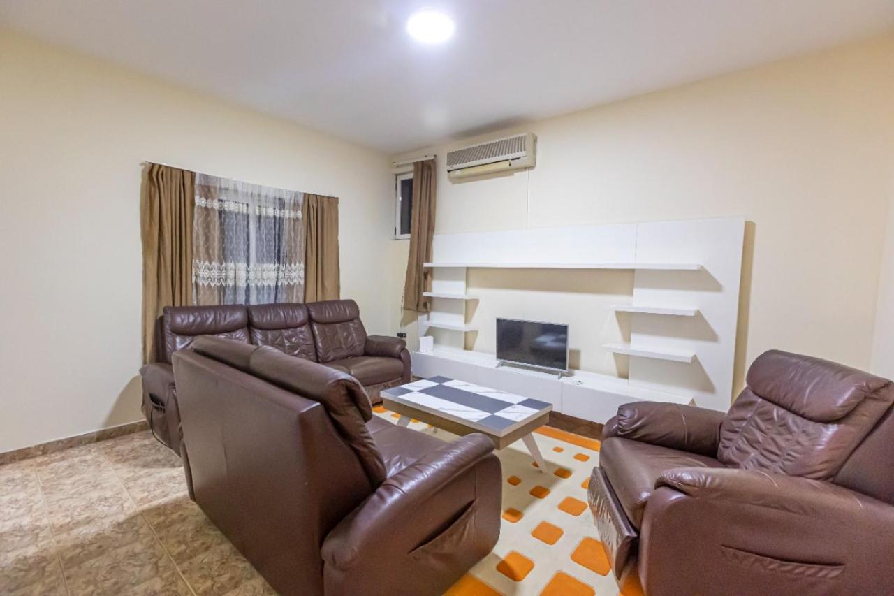 Relax Hostel Tirana Exterior photo
